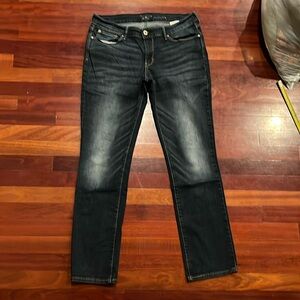 Womens 14L Denizen Levi’s Modern Slim stretchy dark blue jeans actually 34x29.5